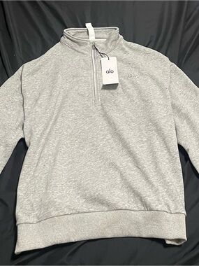 ALO Yoga Men's Light Gray Quarter-Zip Pullover